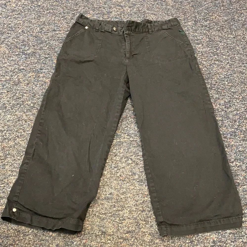 Black Capris sz. 12